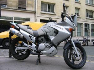 Honda Varadero 125 : quels pneus choisir ?