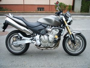 Honda Hornet 600 : Quelle huile utiliser ?