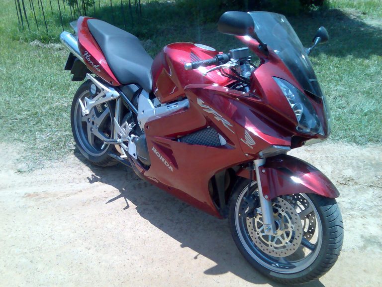 Entretenir son VFR800 Honda