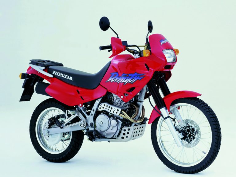 Honda Dominator 650 : le trail vintage ultime ?